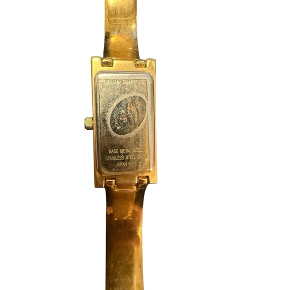 Bulova Ladies Gold Tone Tank With Gold Tone Bracelet Hong Kong C976565 - Picture 4 of 7